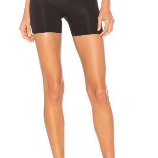 Seamlessly Shaped Ultralight Short